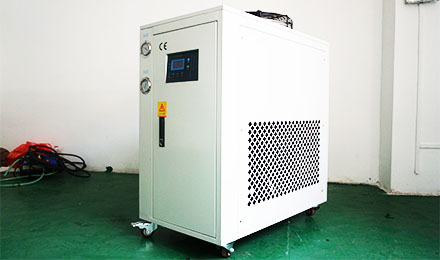 分體式冷水機與其它冷水機有何區(qū)別呢？