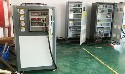 什么原因引起工業(yè)冷水機(jī)壓力過高的？