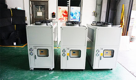 工業(yè)冷水機移動方便嗎？
